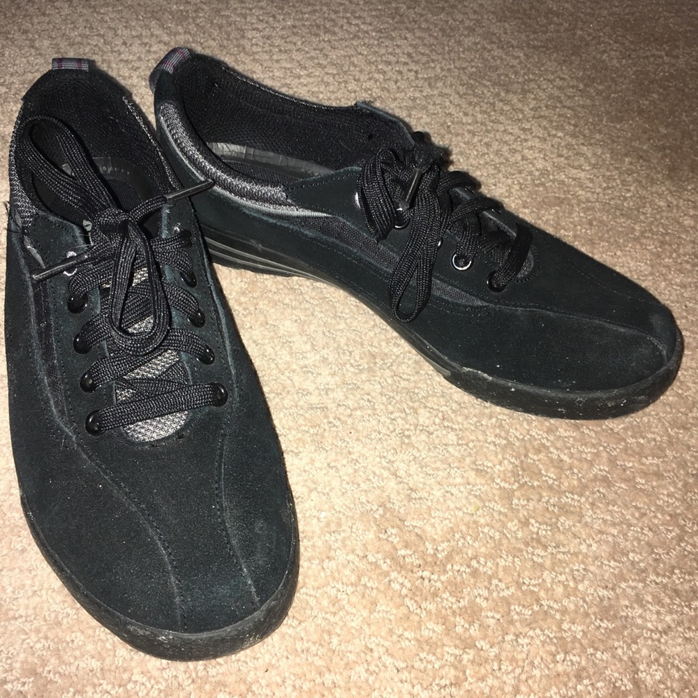 Black Keds